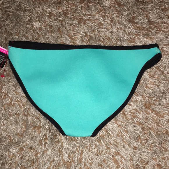 Cali Chic wetsuit swimsuit bottoms - Picture 4 of 5